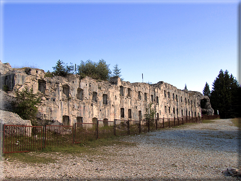 foto Resti di Forte Vezzena e Forte Verle